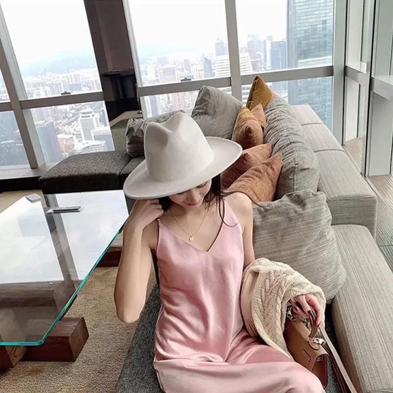 New Wool Women Men Fedora Felt Hat for Winter Autumn Elegant Lady Gentleman Hats Winter Wedding Church Jazz Hats 55-60CM Gorros
New Wool Women Men Fedora Felt Hat for Winter Autumn Elegant Lady Gentleman Hats Winter Wedding Church Jazz Hats 55-60CM Gorros