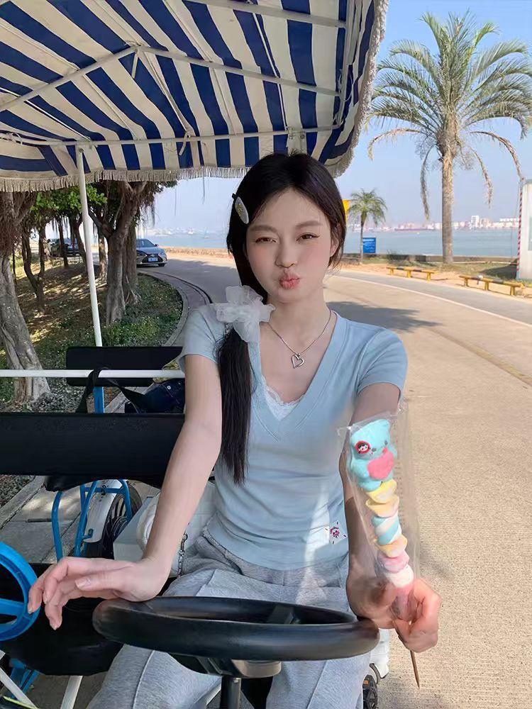 Front shoulder v-neck Korean age-reducing short-sleeved t-shirt women s summer design bottoming shirt slim-fitting short Spice Girl top L (recommended 57.5-65kg ) синій
Front shoulder v-neck Korean age-reducing short-sleeved t-shirt women s summer design bottoming shirt slim-fitting short Spice Girl top L (recommended 57.5-65kg ) синій