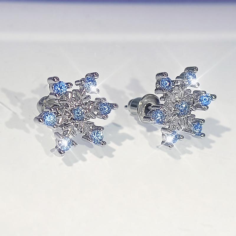 Серебряный классический комплект из трех колец в форме снежинки с синим цирконием и женскими серьгами и ожерельем resizable&45cm
Серебряный классический комплект из трех колец в форме снежинки с синим цирконием и женскими серьгами и ожерельем resizable&45cm