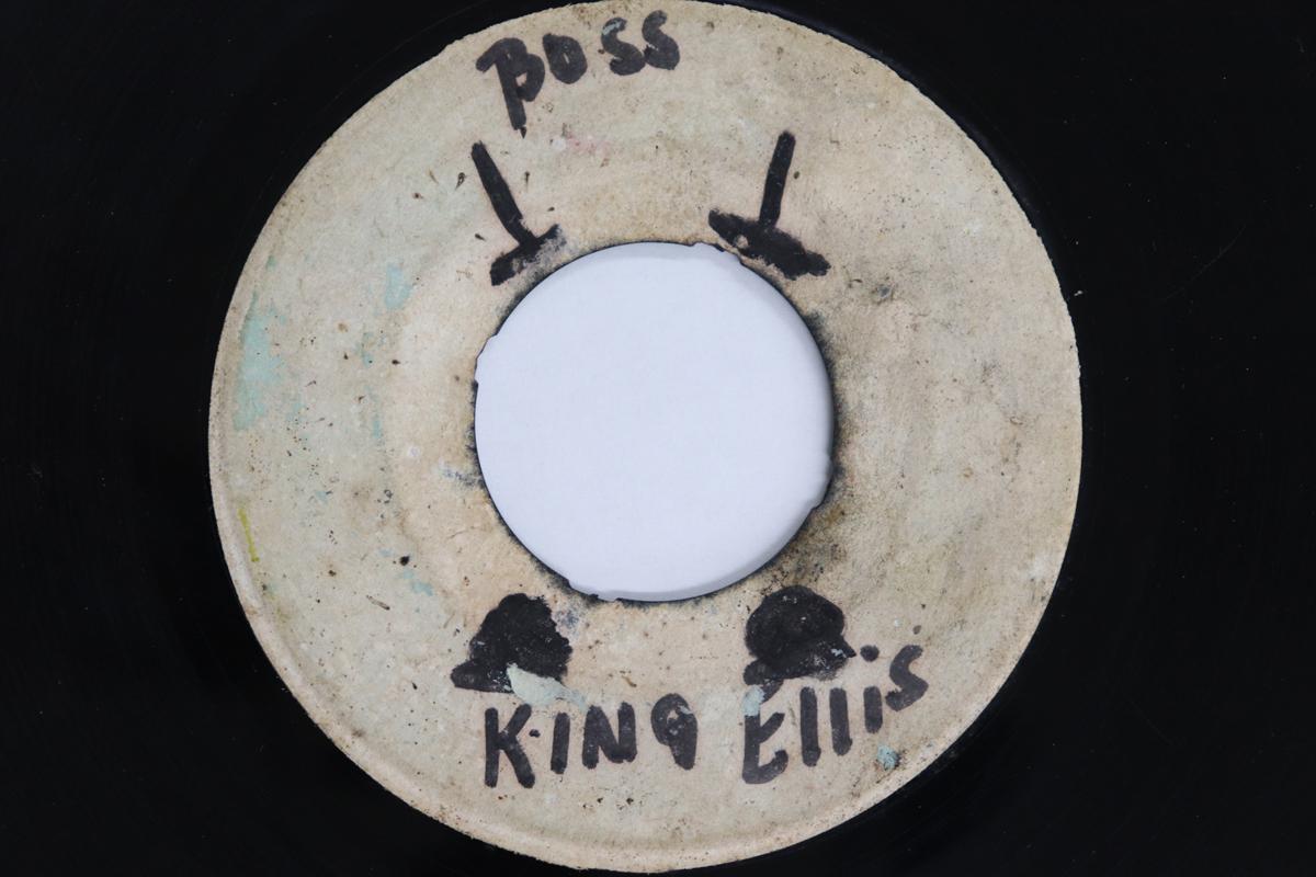 7inch Record DELROY (CRUTCHES) JONES / EARL LIND - Musical Hop / More Ball NONE NOT ON LABEL 1971 Jamaica Reggae, Ska & Dub Used
7inch Record DELROY (CRUTCHES) JONES / EARL LIND - Musical Hop / More Ball NONE NOT ON LABEL 1971 Jamaica Reggae, Ska & Dub Used
