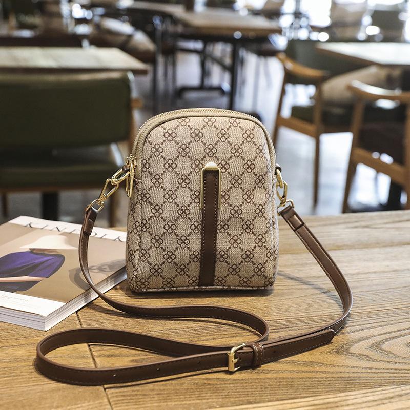 Мини вертикальная маленькая сумка для мобильного телефона для женщин с винтажным принтом маленькая квадратная сумка через плечо на одно плечо
Мини вертикальная маленькая сумка для мобильного телефона для женщин с винтажным принтом маленькая квадратная сумка через плечо на одно плечо