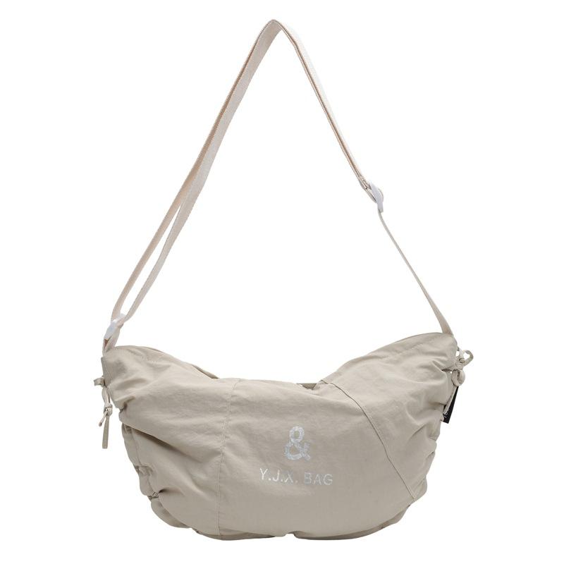 Жіноча спортивна сумка через плече. Сумка-мессенджер великої місткості білий
Жіноча спортивна сумка через плече. Сумка-мессенджер великої місткості білий