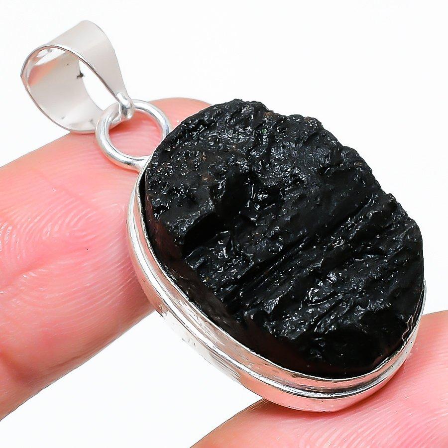 Этническая ювелирная подвеска ручной работы с черным турмалином и драгоценным камнем 1,65 дюйма SR-8968
Этническая ювелирная подвеска ручной работы с черным турмалином и драгоценным камнем 1,65 дюйма SR-8968