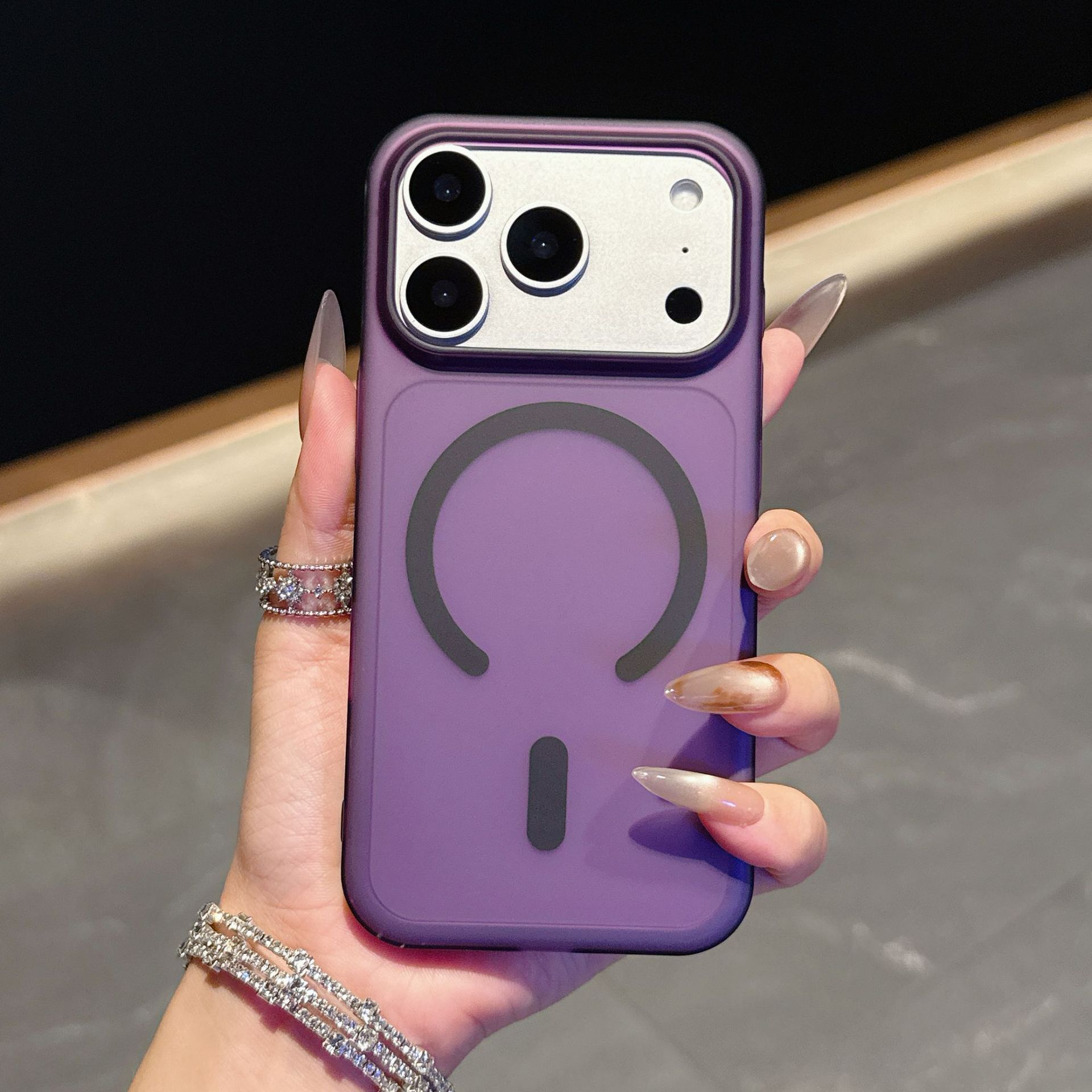 iPhone17PROMAX ice mist skin magnetic mobile phone case is suitable for Apple 16 large hole anti-drop protective case. iPhone 17
iPhone17PROMAX ice mist skin magnetic mobile phone case is suitable for Apple 16 large hole anti-drop protective case. iPhone 17