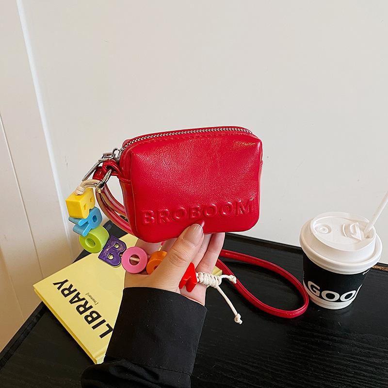 Изысканная супер-горячая нишевая сумка-трансформер женская 2025 новая летняя универсальная шейная сумка мини-сумка для помады маленькая сумка 10*3.5*8.5
Изысканная супер-горячая нишевая сумка-трансформер женская 2025 новая летняя универсальная шейная сумка мини-сумка для помады маленькая сумка 10*3.5*8.5