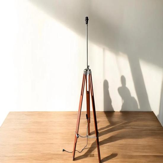 177.8cm Adjustable Wooden Tripod Floor Light Modern Floor Lamp Brass Aluminum Lighting
177.8cm Adjustable Wooden Tripod Floor Light Modern Floor Lamp Brass Aluminum Lighting