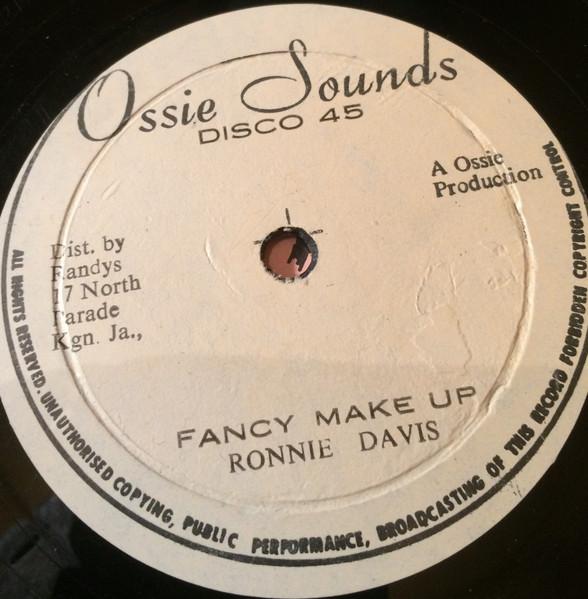 12inch Record RONNIE DAVIS - Fancy Make Up / It s Swinging My Lo 928 Ossie Sounds 1979 Jamaica Reggae, Ska & Dub Used
12inch Record RONNIE DAVIS - Fancy Make Up / It s Swinging My Lo 928 Ossie Sounds 1979 Jamaica Reggae, Ska & Dub Used