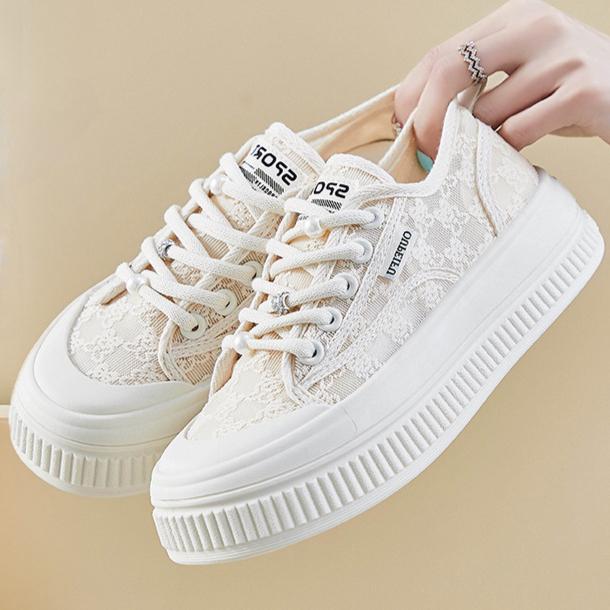 Summer mesh canvas shoes for students, thick soled height increasing sports board shoes 35
Summer mesh canvas shoes for students, thick soled height increasing sports board shoes 35