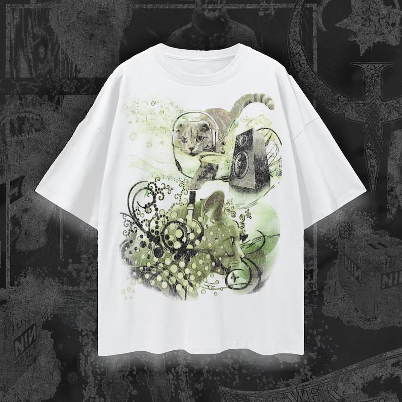 Frutiger Metro Webcore Y2K Cat T-Shirt Vintage Cyber Aesthetic Oversized Tee XL
Frutiger Metro Webcore Y2K Cat T-Shirt Vintage Cyber Aesthetic Oversized Tee XL