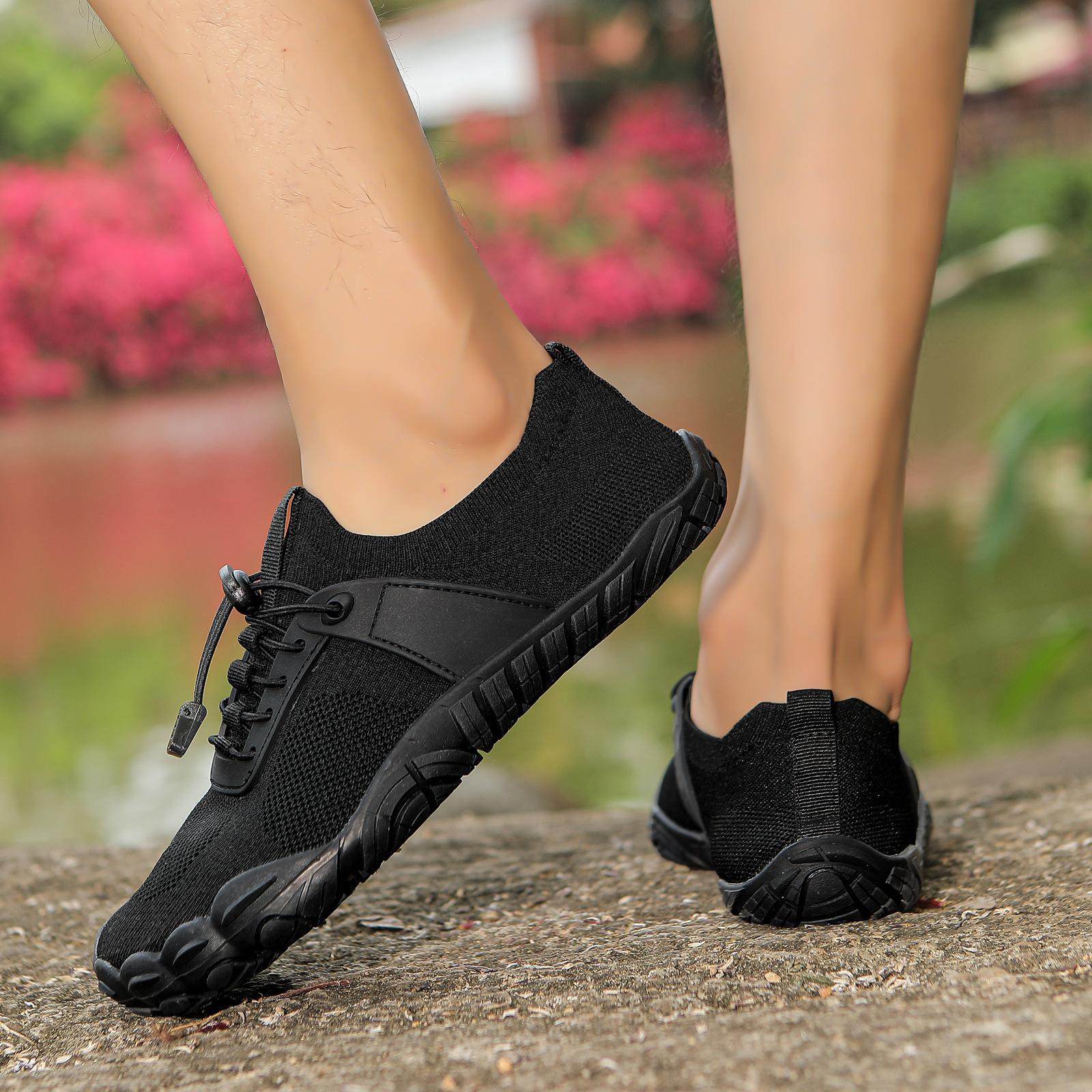 Outdoor five-finger hiking shoes hiking shoes men and women breathable non-slip indoor fitness shoes mesh sneakers 36 чёрный
Outdoor five-finger hiking shoes hiking shoes men and women breathable non-slip indoor fitness shoes mesh sneakers 36 чёрный