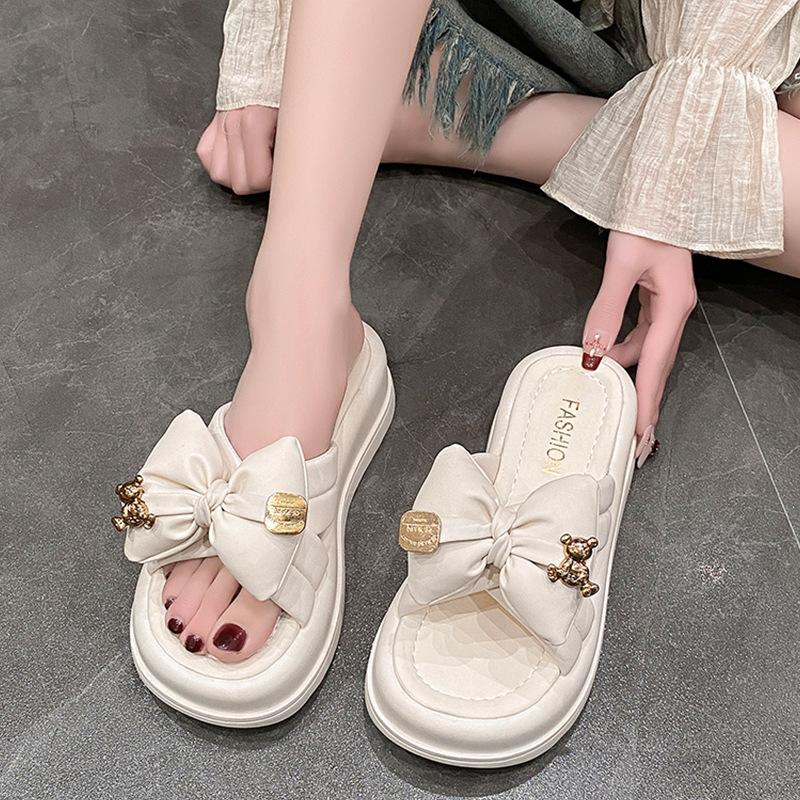 Fashion Summer Fashion Women s Slippers 2025 Versatile Thick Sole Women Casual Sandals Designer Bow Sexy Beach Slides Sandalias De Mujer 35 белый
Fashion Summer Fashion Women s Slippers 2025 Versatile Thick Sole Women Casual Sandals Designer Bow Sexy Beach Slides Sandalias De Mujer 35 белый