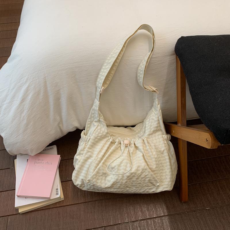 Trendy Korean Versatile Crossbody Bags Spring Casual Wrinkled Casual and Simple Shoulder Bags Spacious Lightweight Commuting Bag белый
Trendy Korean Versatile Crossbody Bags Spring Casual Wrinkled Casual and Simple Shoulder Bags Spacious Lightweight Commuting Bag белый