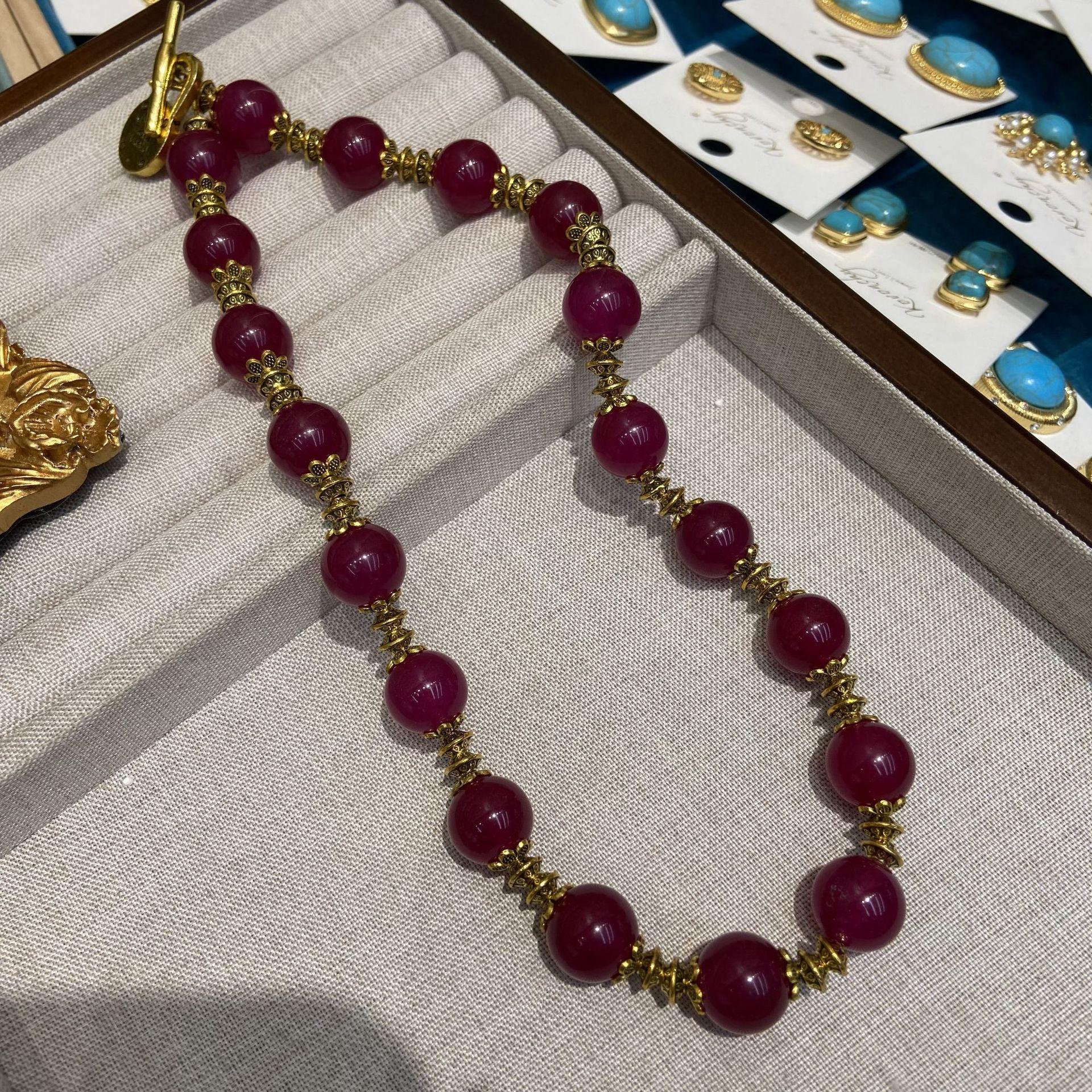New Medieval Vintage Fashion Retro Design 14M Rose Red Agate Beaded Necklace Chalcedony Short Neck Chain Women
New Medieval Vintage Fashion Retro Design 14M Rose Red Agate Beaded Necklace Chalcedony Short Neck Chain Women