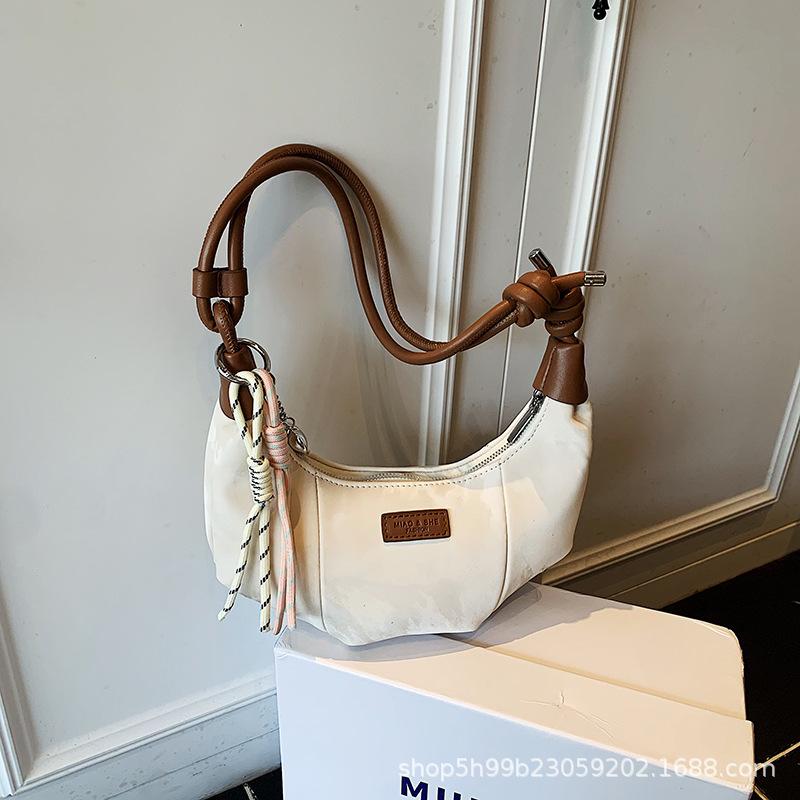 High-end niche bag women s summer new fashion shoulder messenger bag pleated dumpling bag белый
High-end niche bag women s summer new fashion shoulder messenger bag pleated dumpling bag белый