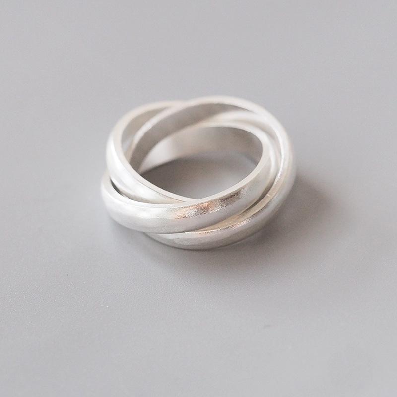 Minimalist European-American Style Frosted S925 Sterling Silver Triple Ring for Women - Simple Index Finger Jewelry US Size 7
Minimalist European-American Style Frosted S925 Sterling Silver Triple Ring for Women - Simple Index Finger Jewelry US Size 7