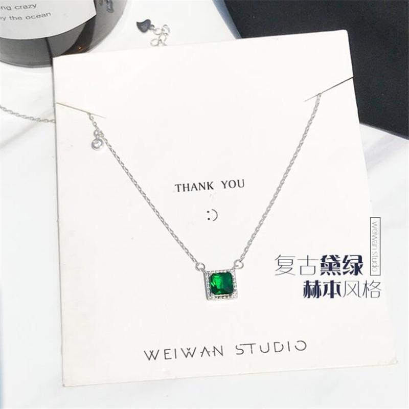New Retro Personality Green Square Female 925 Sterling Silver Jewelry Fashion Temperament Crystal Clavicle Chain Necklaces XL193 срібний
New Retro Personality Green Square Female 925 Sterling Silver Jewelry Fashion Temperament Crystal Clavicle Chain Necklaces XL193 срібний