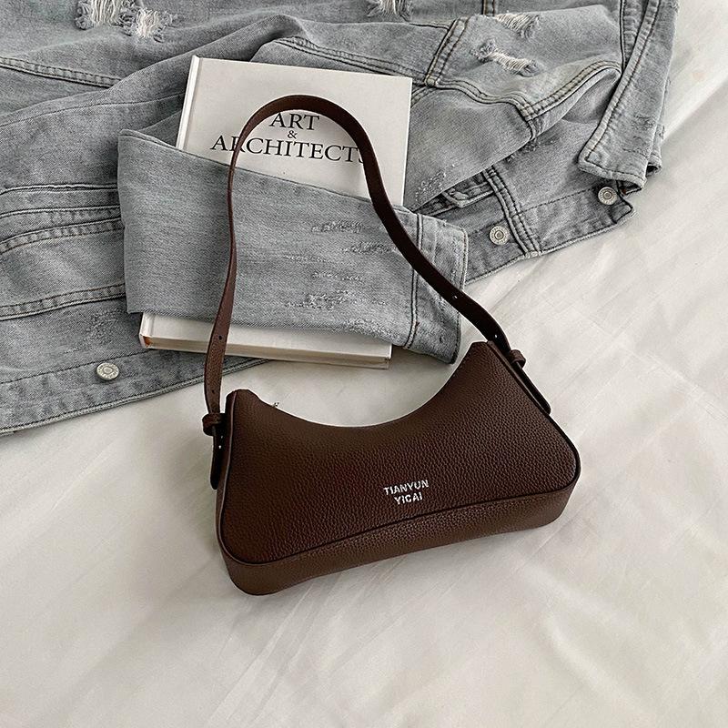 2025 foreign style high-end feeling armpit bag women s winter retro niche trend feeling versatile commuter shoulder handbag
2025 foreign style high-end feeling armpit bag women s winter retro niche trend feeling versatile commuter shoulder handbag