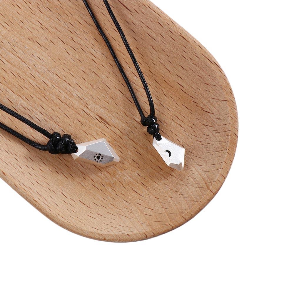 Lovers Gift Distance Attracting Sun Moon Zinc Zinc Alloy Couple Necklace Fashion Jewelry Magnetic Necklace Women
Lovers Gift Distance Attracting Sun Moon Zinc Zinc Alloy Couple Necklace Fashion Jewelry Magnetic Necklace Women