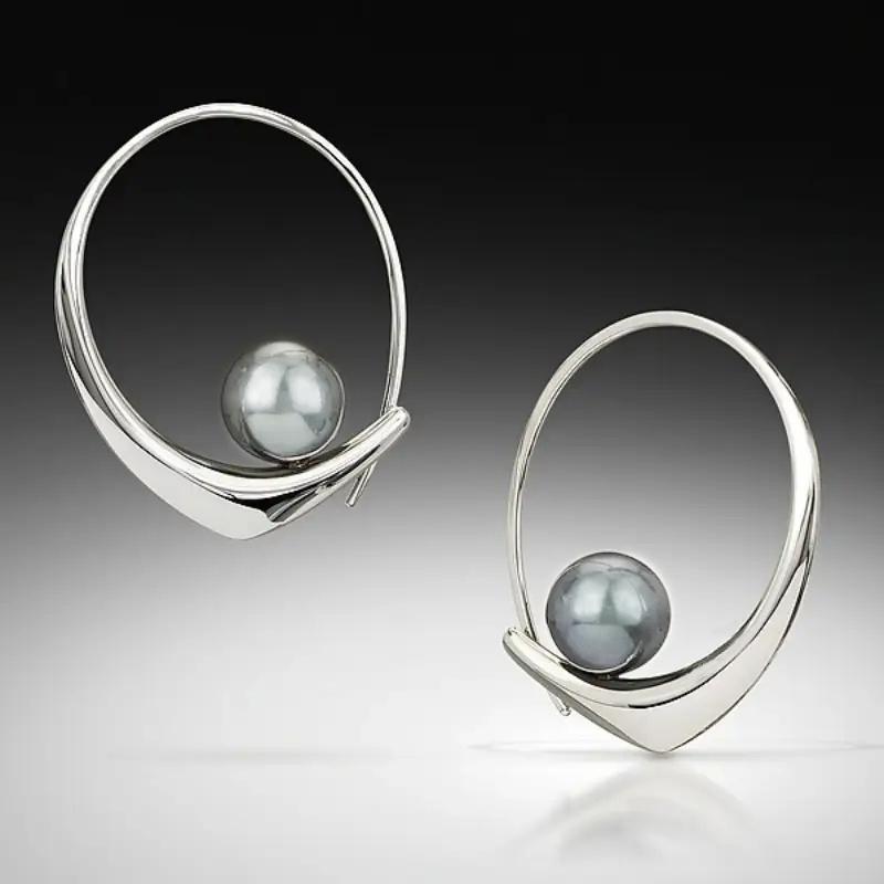 Huitan Circle Design Black Imitation Pearl Women Hoop Earrings Elegant Special Wedding Accessories Daily Trendy Metal Zircon
Huitan Circle Design Black Imitation Pearl Women Hoop Earrings Elegant Special Wedding Accessories Daily Trendy Metal Zircon