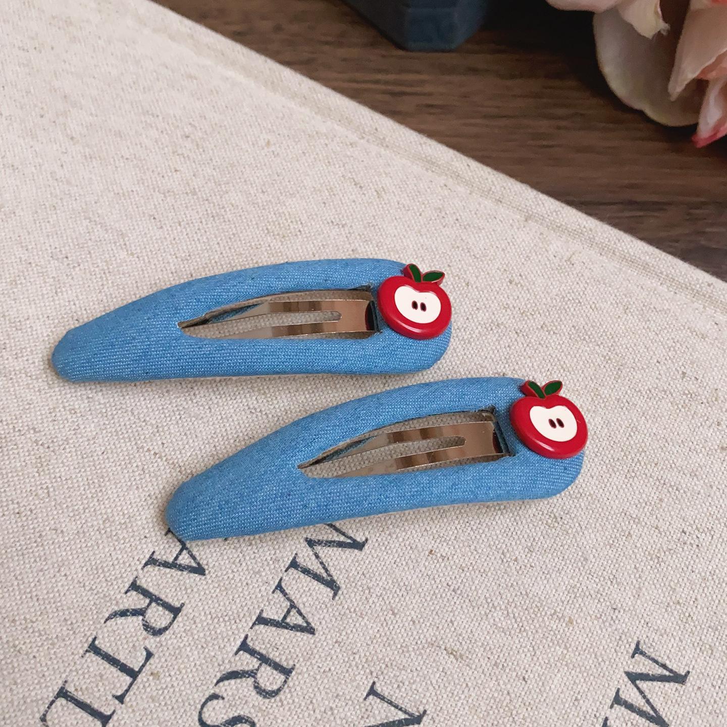 Cartoon cute fabric diamond cherry apple hairpin exquisite BB clip design sense niche hair accessories
Cartoon cute fabric diamond cherry apple hairpin exquisite BB clip design sense niche hair accessories