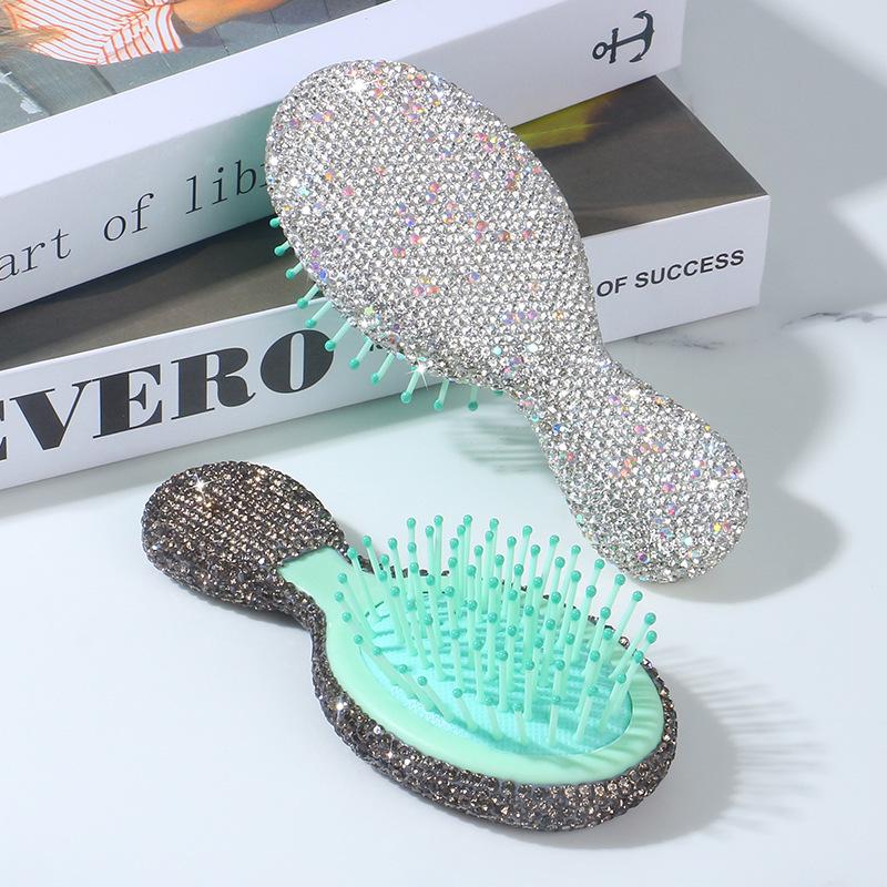 Роскошная хрустальная массажная расческа с бриллиантами - Портативная мини-подушка для девочек алмаз/белый
Роскошная хрустальная массажная расческа с бриллиантами - Портативная мини-подушка для девочек алмаз/белый