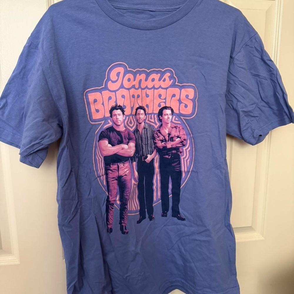 Jonas Brothers Tour 2023 T-Shirt Concert Merch Vintage Style Graphic Tee S-5XL Unisex T-Shirt M
Jonas Brothers Tour 2023 T-Shirt Concert Merch Vintage Style Graphic Tee S-5XL Unisex T-Shirt M