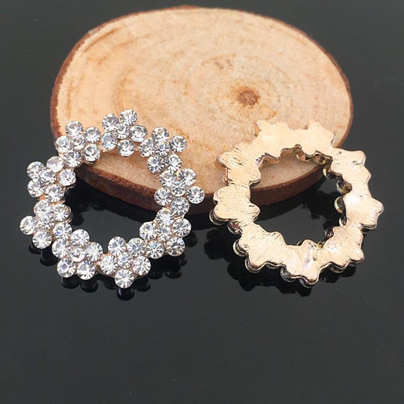 Engood 50Pcs 27mm Rhinestone Buckles Round Plum Flower Garland Buttons DIY Hair Sewing Trim & Embellishments Craft Decor HZ94 срібний
Engood 50Pcs 27mm Rhinestone Buckles Round Plum Flower Garland Buttons DIY Hair Sewing Trim & Embellishments Craft Decor HZ94 срібний