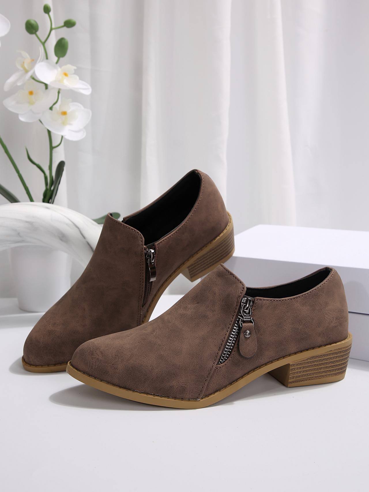 Модные ретро-ботфорты из искусственной кожи для женщин 2024 года, осенние ботинки с острым носком на низком каблуке для женщин, короткие джинсовые ботинки на молнии 37 коричневый
Модные ретро-ботфорты из искусственной кожи для женщин 2024 года, осенние ботинки с острым носком на низком каблуке для женщин, короткие джинсовые ботинки на молнии 37 коричневый