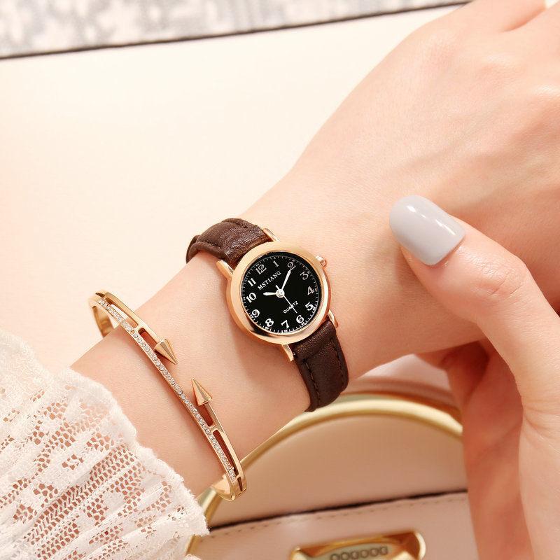 Watch Female Student Simple Retro Trend Small Fresh Casual Versatile Style Woman
Watch Female Student Simple Retro Trend Small Fresh Casual Versatile Style Woman