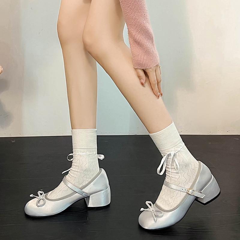 trend fashion 2024 Designers Bowtie-knot Women Pumps Fashion Shallow Buckle Thick Heel Ladies Outdoor Dress Elegant Gladiator Pumps
trend fashion 2024 Designers Bowtie-knot Women Pumps Fashion Shallow Buckle Thick Heel Ladies Outdoor Dress Elegant Gladiator Pumps