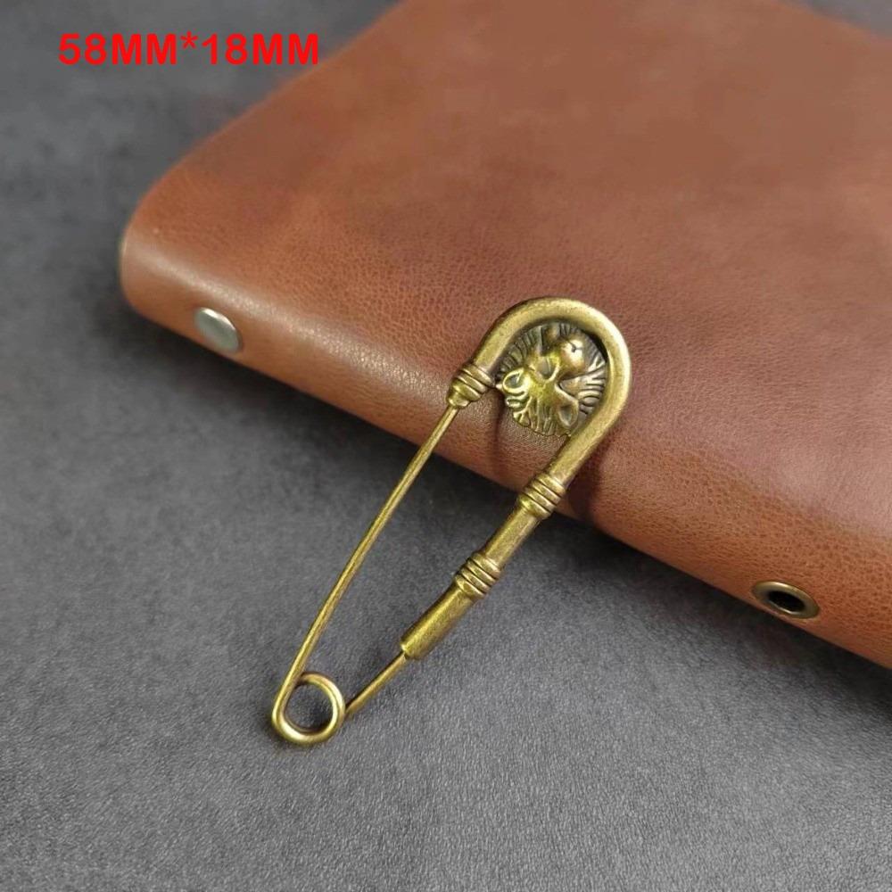 Elegant Bronze Large Brooches Vintage Large Vintage Bronze Brooch Cardigan Suit Big Pin Suit Ornament
Elegant Bronze Large Brooches Vintage Large Vintage Bronze Brooch Cardigan Suit Big Pin Suit Ornament