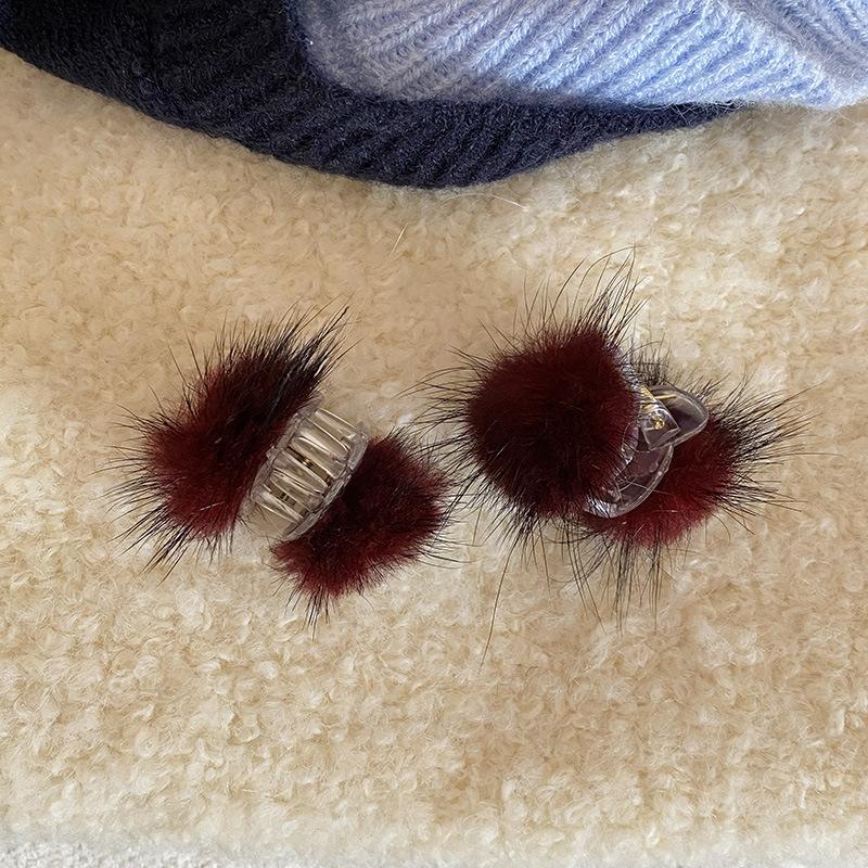 Hairball Grip Small Female Autumn/Winter Hairpin High Ponytail Back Of Head Half Tie Hair Temperament Headwear Accessories
Hairball Grip Small Female Autumn/Winter Hairpin High Ponytail Back Of Head Half Tie Hair Temperament Headwear Accessories