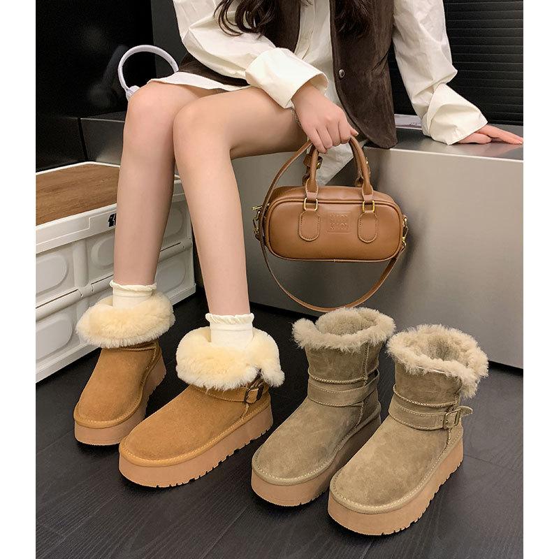 Fabric cow velvet, shoe mouth real wool, inner insole contains 30% wool snow boots women s thickened version 40
Fabric cow velvet, shoe mouth real wool, inner insole contains 30% wool snow boots women s thickened version 40
