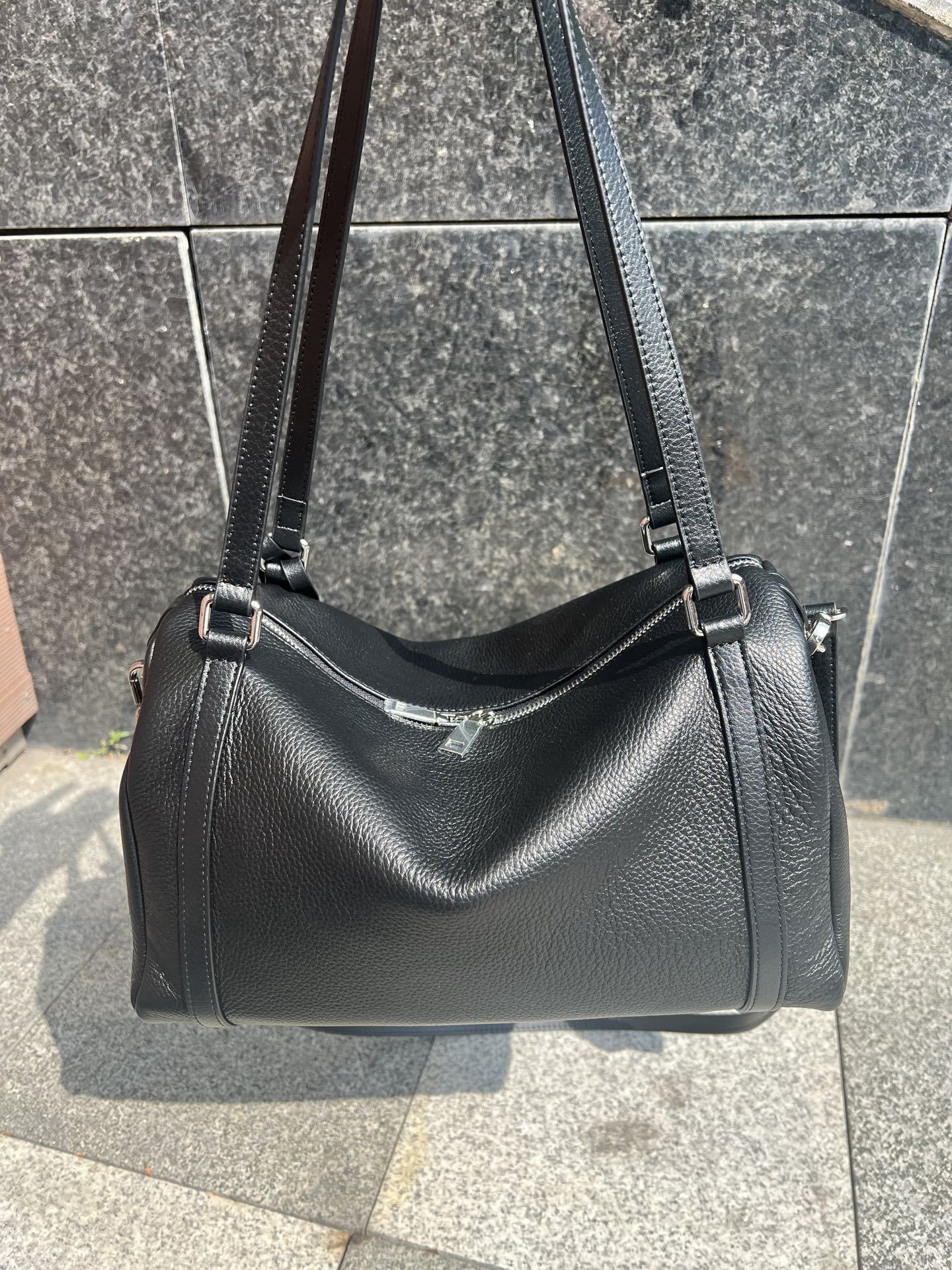 2025 New Style Fashion Minimalist Leather Breathable Single Shoulder Bag Small Fresh Design High-End Texture Portable Underarm Tote Package 32x15x20cm чорний
2025 New Style Fashion Minimalist Leather Breathable Single Shoulder Bag Small Fresh Design High-End Texture Portable Underarm Tote Package 32x15x20cm чорний