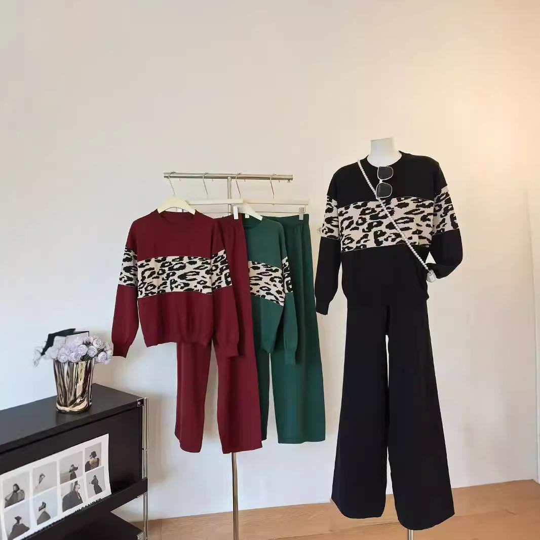 2025 New Round Neck Pullover Leopard Print Temperament Women s Clothing High-end Style Two-piece Set One Size чёрный
2025 New Round Neck Pullover Leopard Print Temperament Women s Clothing High-end Style Two-piece Set One Size чёрный