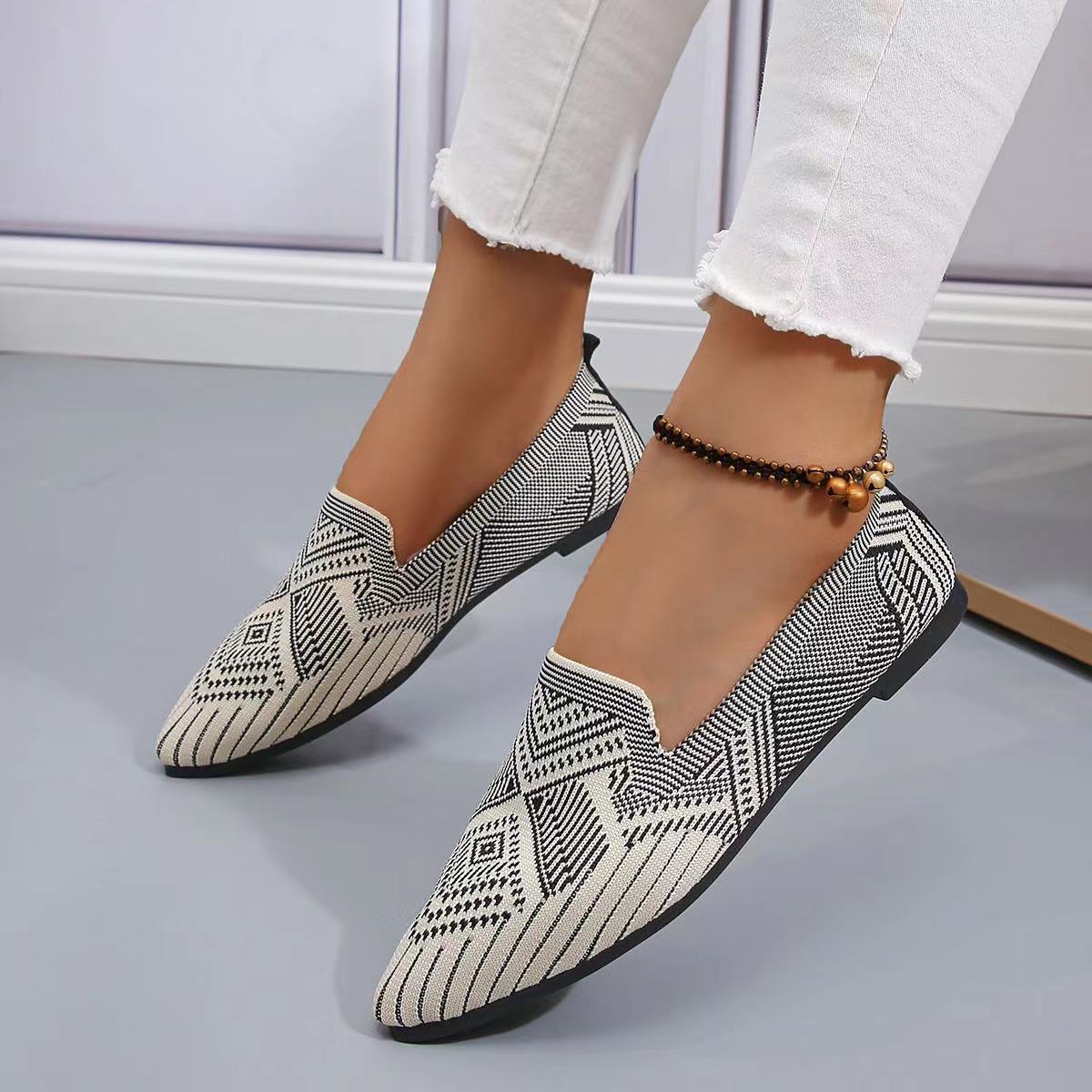 Single shoes 2024 spring and autumn new European and American foreign trade large size round head flat sole single shoes women s shallow mouth f 43
Single shoes 2024 spring and autumn new European and American foreign trade large size round head flat sole single shoes women s shallow mouth f 43