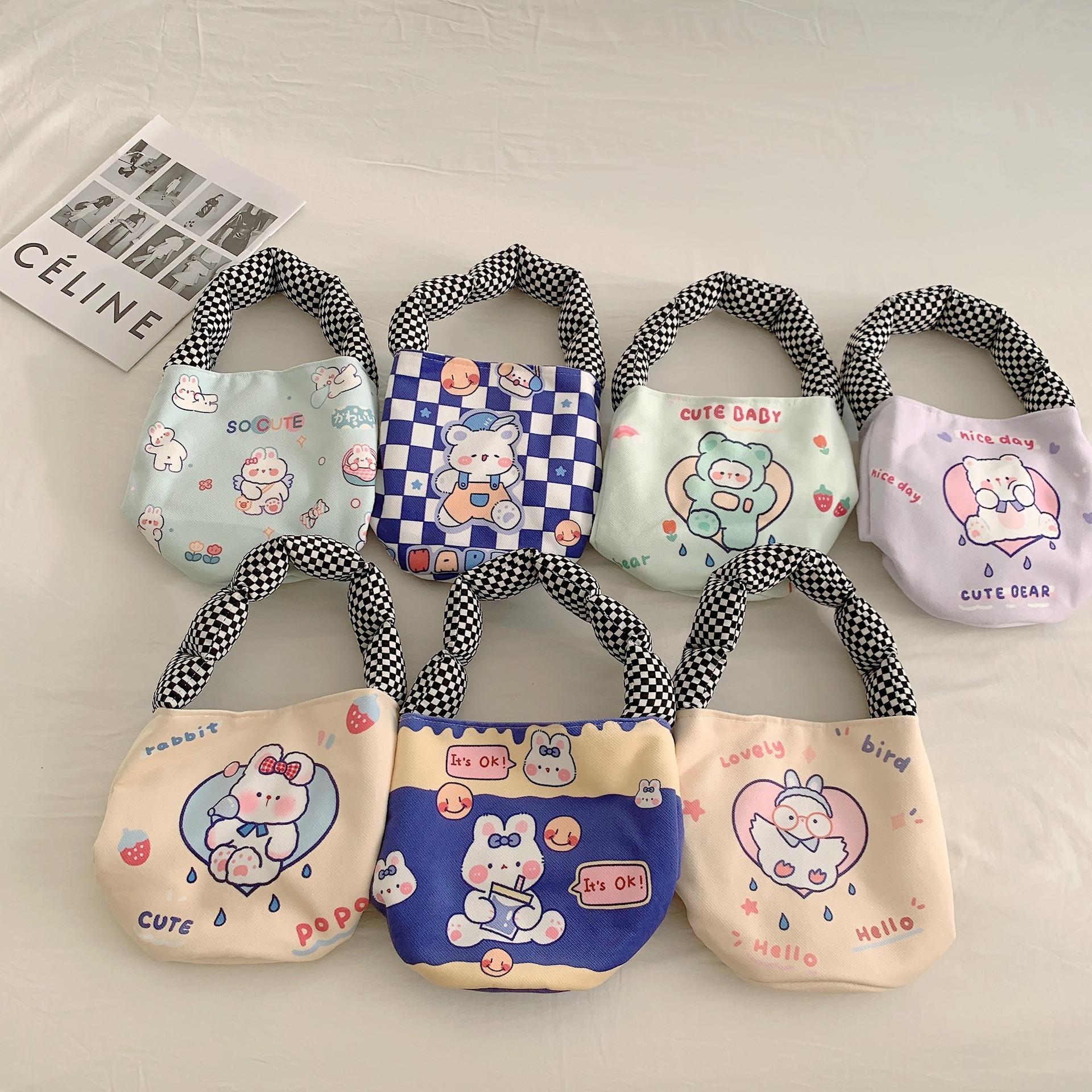 Женская милая сумка-ведро на ремне с хлопковым наполнителем и принтом из мультфильма
Женская милая сумка-ведро на ремне с хлопковым наполнителем и принтом из мультфильма