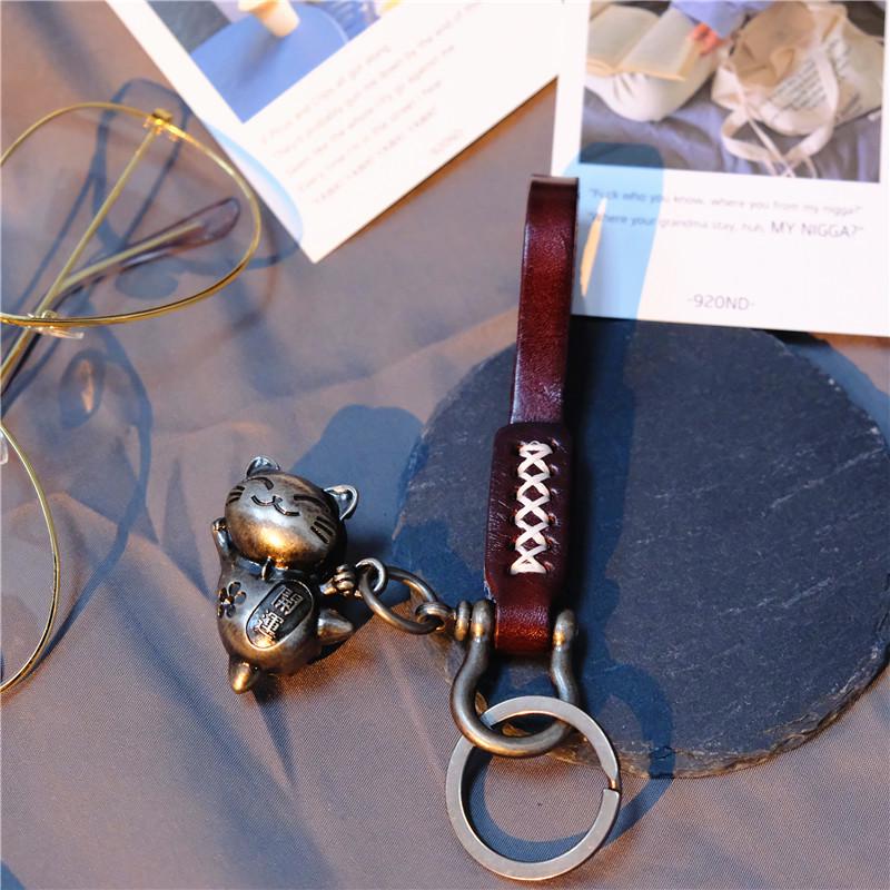 Брелок ручної роботи в стилі ретро кошеня з коров’ячою шкірою та гачком для ключів із сплаву
Брелок ручної роботи в стилі ретро кошеня з коров’ячою шкірою та гачком для ключів із сплаву