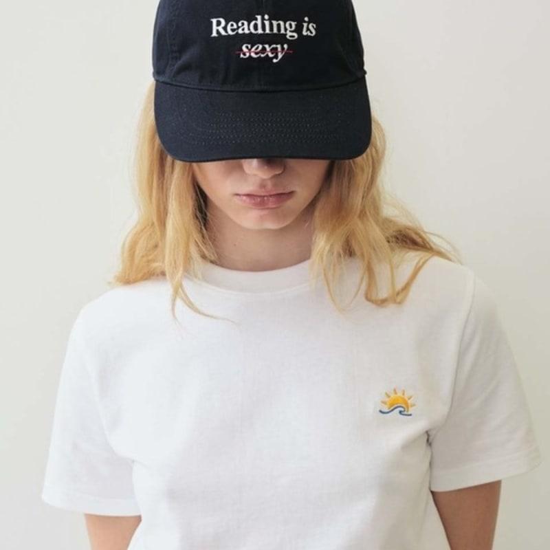 MAISONMARAIS Typo Cotton Baseball Cap, Navy FF
MAISONMARAIS Typo Cotton Baseball Cap, Navy FF