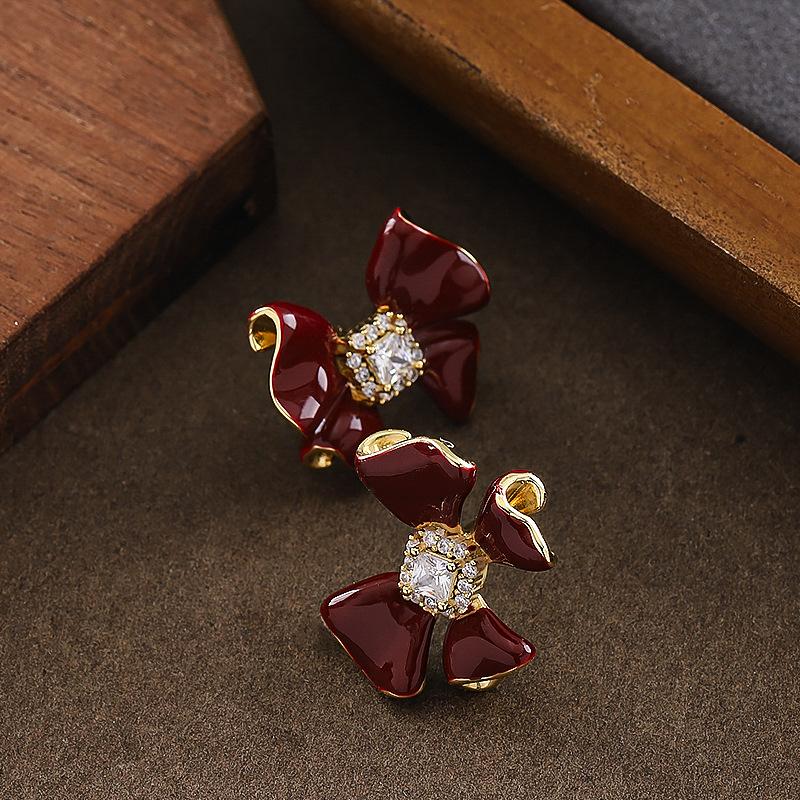 Fashion Personality Ankara Red Oil Drop Bow Earrings Earrings Light Luxury Temperament Premium Commuter Wind Earrings червоний
Fashion Personality Ankara Red Oil Drop Bow Earrings Earrings Light Luxury Temperament Premium Commuter Wind Earrings червоний