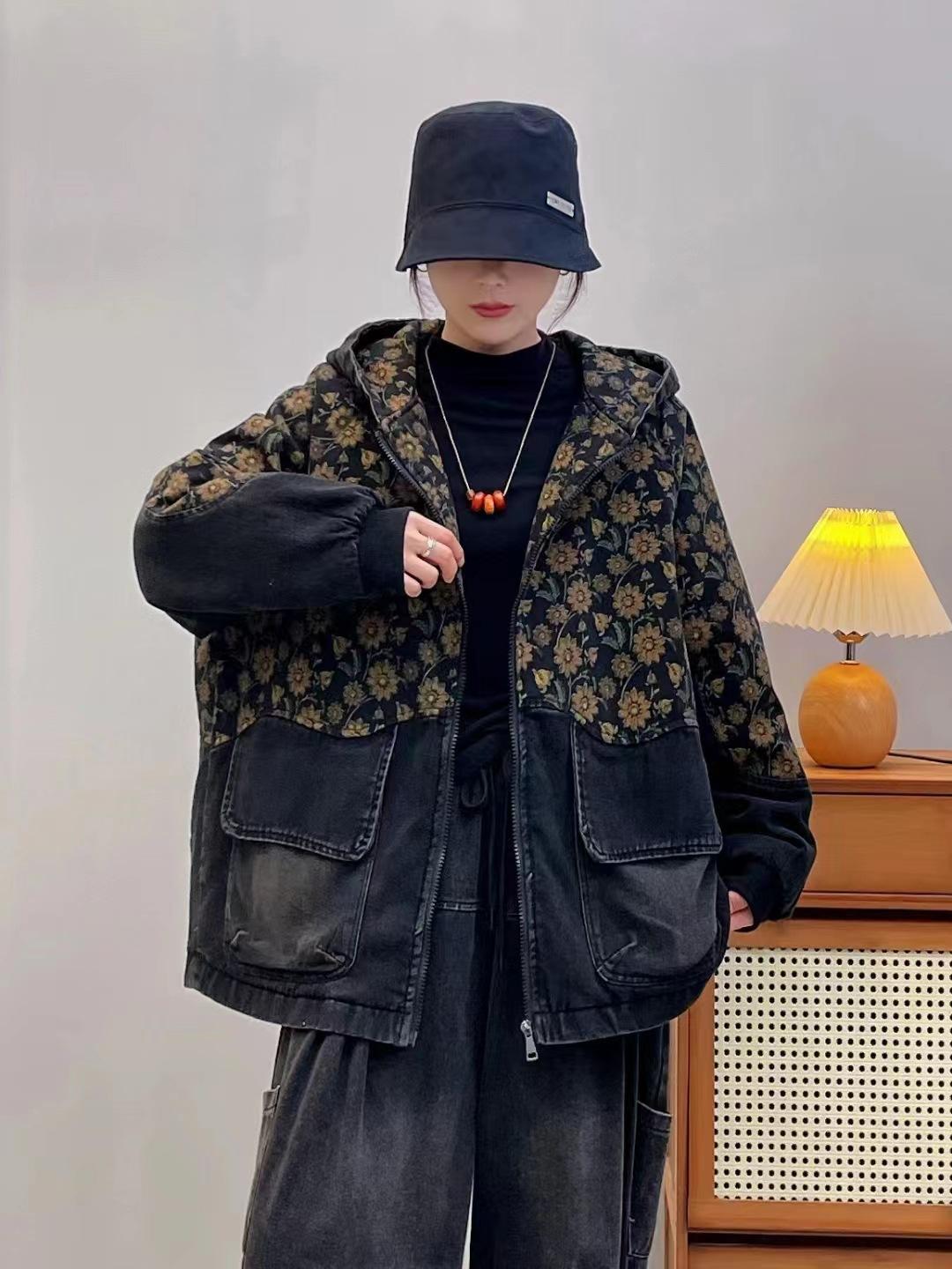 2025 autumn new washed hooded denim floral splicing printing zipper warm loose versatile long-sleeved jacket Average size
2025 autumn new washed hooded denim floral splicing printing zipper warm loose versatile long-sleeved jacket Average size