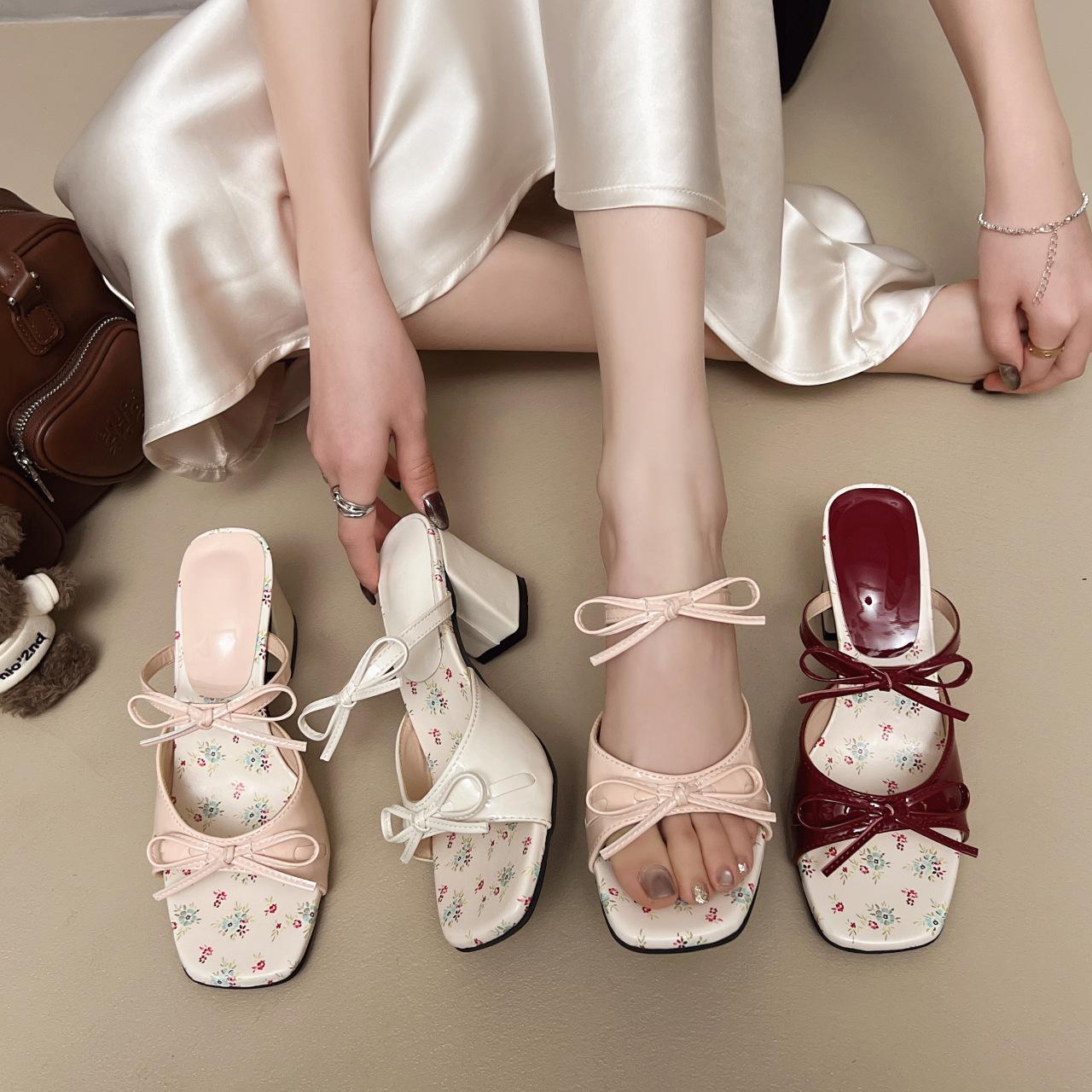 Elegant thick-heeled slippers women s head temperament open-toed word with bow high-heeled sandals 35 красный
Elegant thick-heeled slippers women s head temperament open-toed word with bow high-heeled sandals 35 красный