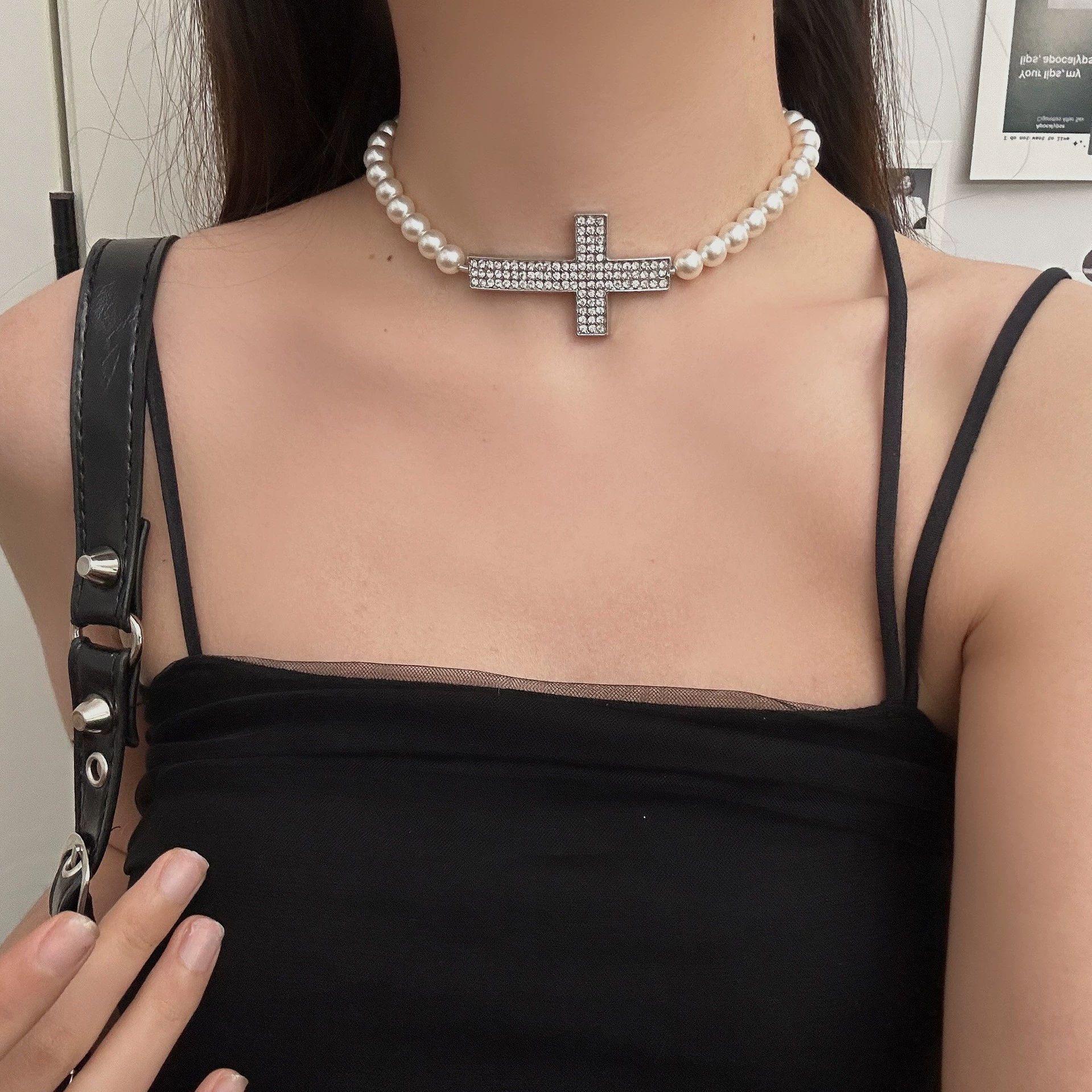 Y2K Темний Ябі Герл Багатошаровий Чорний Намисто Хрест Кажан - Солодкий, Крутий Аксесуар
Y2K Темний Ябі Герл Багатошаровий Чорний Намисто Хрест Кажан - Солодкий, Крутий Аксесуар