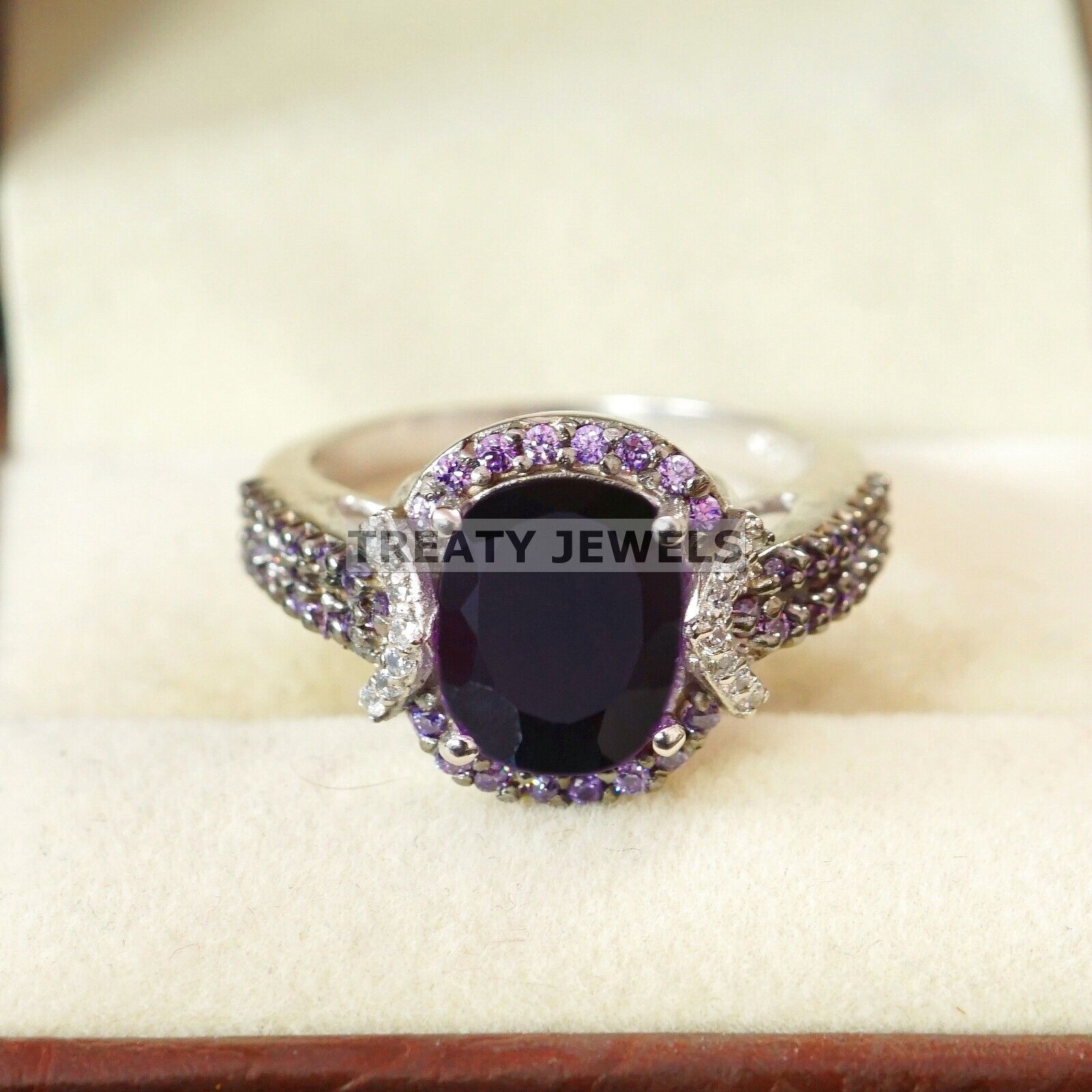 Black Onyx Oval Cut Gemstone With 925 Sterling Silver Ring For Men s #A816 JL375666908269 4-16 US
Black Onyx Oval Cut Gemstone With 925 Sterling Silver Ring For Men s #A816 JL375666908269 4-16 US
