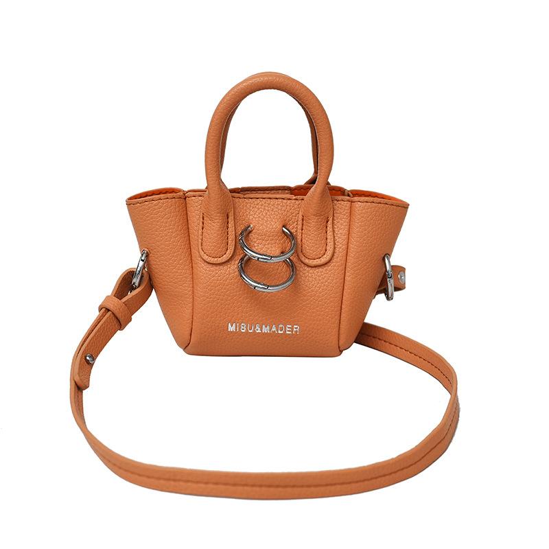 Trendy new niche personalized design sense hand carrying lipstick bag women s high-end texture versatile casual messenger change bag оранжевый
Trendy new niche personalized design sense hand carrying lipstick bag women s high-end texture versatile casual messenger change bag оранжевый