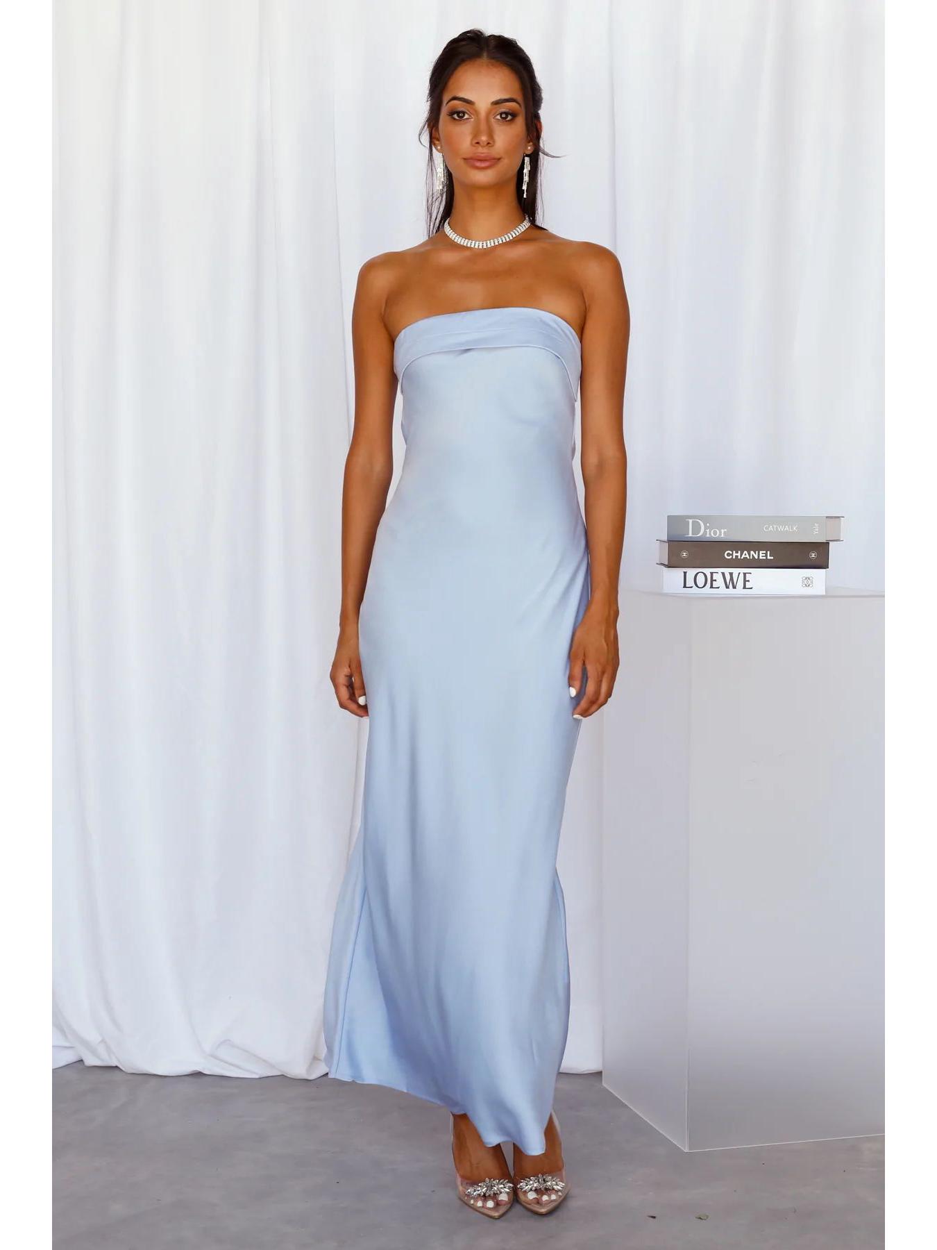 Летнее женское однотонное трикотажное атласное платье с открытой спиной и запахом на груди Large озеро синий