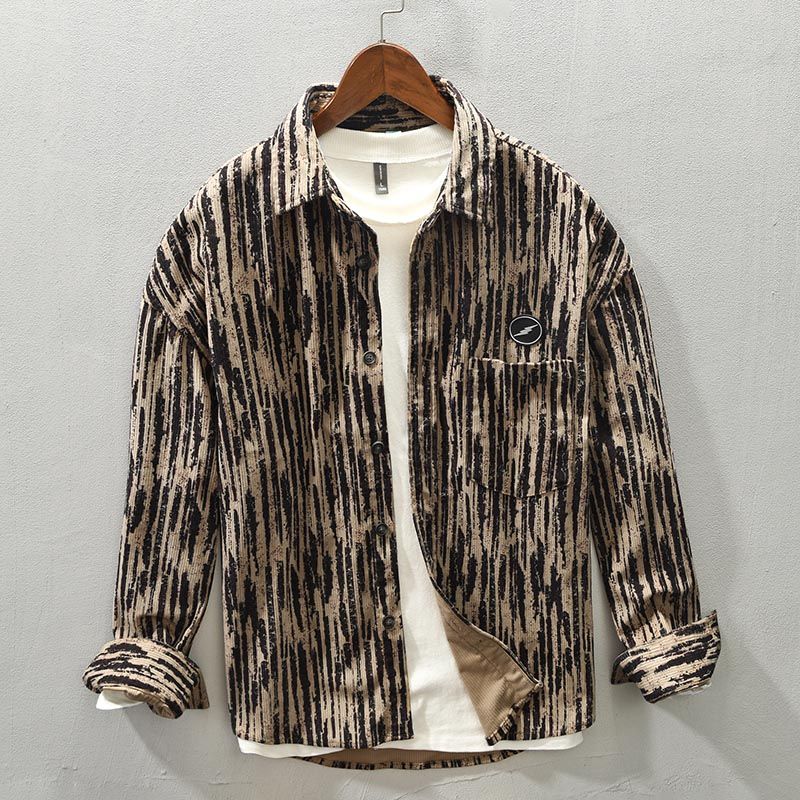 Мужская винтажная модная рубашка на пуговицах с лацканами и принтом, весенне-осенняя, повседневная, с длинным рукавом, с карманом, свободного кроя 4XL хаки
Мужская винтажная модная рубашка на пуговицах с лацканами и принтом, весенне-осенняя, повседневная, с длинным рукавом, с карманом, свободного кроя 4XL хаки