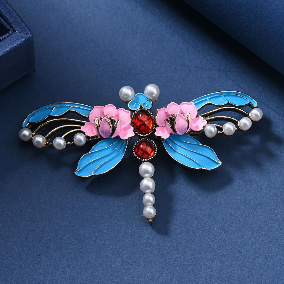 Chinese Peony Blue Glazed Brooch: Anti-exposure Qipao Hanfu Pin Gift
Chinese Peony Blue Glazed Brooch: Anti-exposure Qipao Hanfu Pin Gift