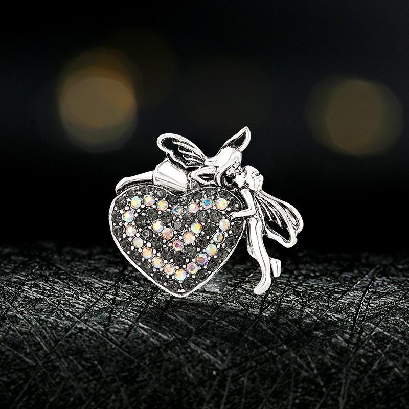 Fashionable Little Angel Love Cupid Doll Cute High-end Popular Brooch 2*2cm
Fashionable Little Angel Love Cupid Doll Cute High-end Popular Brooch 2*2cm