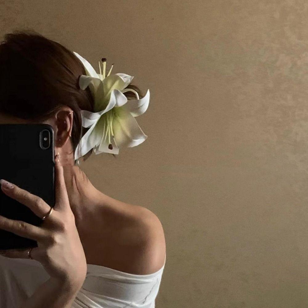 Bohemia Barrettes Lilium Flower Hair Claw Large Shark Clip Big Hair Claw Calla Hair Clip Female style 2
Bohemia Barrettes Lilium Flower Hair Claw Large Shark Clip Big Hair Claw Calla Hair Clip Female style 2